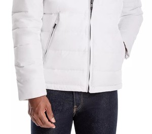 Veste matelassée à capuche blanche pour homme, fermeture éclair, rembourrage en polyester, style décontracté d'hiver, coupe régulière, coupe-vent, couleur unie - Product Image 3