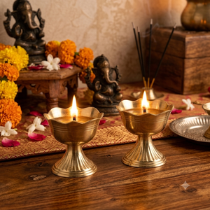Lámparas de aceite de latón pequeñas con diseño acanalado, soporte de campana, par, artículo tradicional hindú para Pooja, acabado en oro antiguo, artículos de decoración para el templo del hogar - Product Image 4