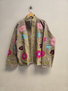 Chaqueta Bomber de Terciopelo Premium Suzani para Mujer, Bordado Floral Multicolor, Diseño Bohemio Étnico, Invierno, Multi-estación, Venta al por Mayor - Product Image 1