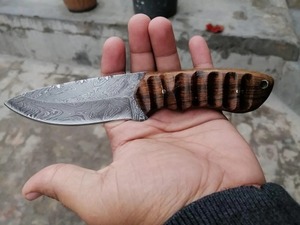 มีดเหล็กดามัสกัส ใบมีดแบบ Fixed Blade ปลายแหลม ขอบตรง ด้ามไม้ สำหรับกิจกรรมกลางแจ้ง ทำด้วยมือ - Product Image 2