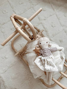 Chaise à bascule carrée industrielle pour enfants en rotin naturel tressé, écologique, empilable, sûre pour les bébés, mobilier jouet pour garçons - Product Image 2