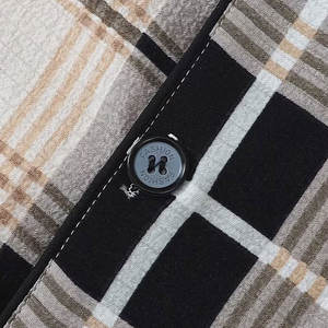 Nuevo y elegante conjunto de pijama a cuadros de manga larga con un ajuste holgado y cómodo, adecuado para usar en casa o como traje de noche. - Product Image 4