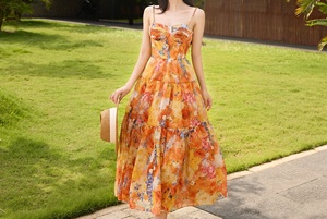 Vestido largo de gasa con estampado floral naranja. Elegante Falda de Verano con Volantes y Top Bustier con Detalle de Botones. Tamaño/Color Personalizado Disponible - Product Image 3
