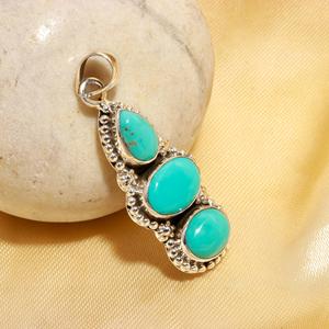 Pendentif en argent sterling 925 de qualité supérieure, finition haut de gamme, tendance, turquoise d'Arizona, forme ovale, coupe cabochon, design fantaisie, cadeau pour elle - Product Image 1