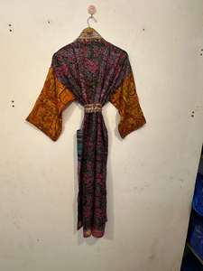 ชุดคลุมกิโมโนผ้าไหมปะติดปะต่อ - เสื้อคลุมไหมสีสันสดใสน้ำหนักเบา - ชุดคลุมอาบน้ำลายดอกไม้โบฮีเมียนสำหรับผู้หญิง - Product Image 4