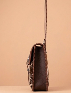 Sac banane en cuir de vachette à imprimé animal, sac à bandoulière à rabat avec bord tressé pour femme - Product Image 2