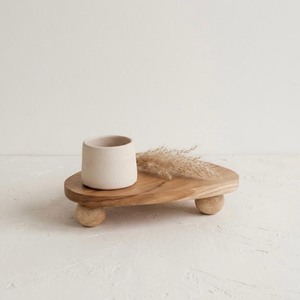 Plateau décoratif en bois ovale minimaliste personnalisable avec pieds en boule pour l'exposition de plantes - Product Image 3