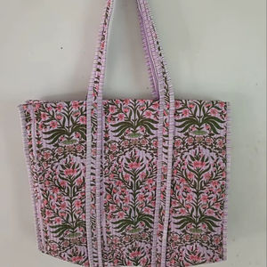 Bolsas de Mano de Algodón Acolchado, Elegantes y Promocionales, Hechas a Medida, Ligeras y Duraderas, con Logotipo Personalizado Impreso, para Uso Diario, para Mujeres - Product Image 1