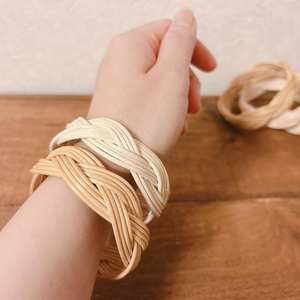 Pulseras de moda para mujer, accesorios sostenibles, brazaletes de mimbre tejido. - Product Image 6