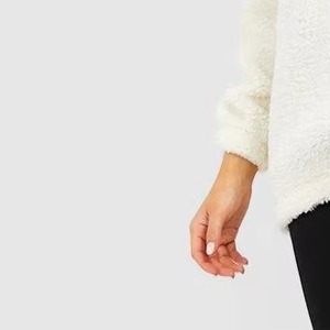 Sudadera con capucha personalizada para mujer, estilo urbano, oversize, con media cremallera, de forro polar tipo teddy, de poliéster estampado, de manga larga y cuello alto - Product Image 4