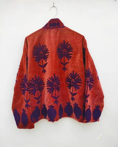 Chaqueta Corta Reversible Bordada con Flores Suzani de Terciopelo Estilo Bohemio Vintage al por Mayor, Talla Única, Forro 100% Algodón y Lino - Product Image 3