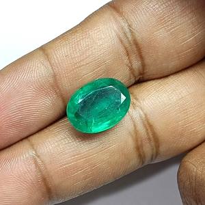 มรกตสีเขียวรูปไข่ 8.67 กะรัต จากแซมเบีย พลอยหลวม - Product Image 1