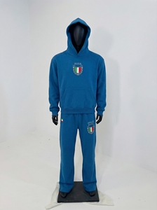 Conjunto de Chándal Azul con Capucha y Cresta Bordada en la Parte Delantera y Pantalón, Bolsillo Canguro, Fabricante de Ropa Urbana OEM/ODM - Product Image 4