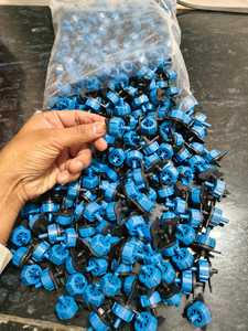 Émetteur d'irrigation goutte à goutte 8 LPH en polypropylène, goutteur en ligne noir et bleu pour jardin, agriculture, économie d'eau, micro-irrigation - Product Image 5