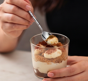 Ensemble de couverts modernes en acier inoxydable avec design de manche martelé, finition polie miroir, compatible lave-vaisselle, idéal pour la maison et les restaurants - Product Image 6