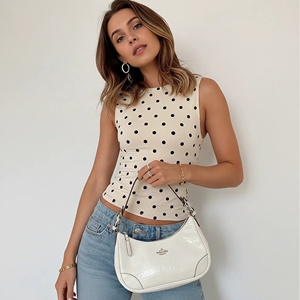 Débardeur court tricoté vintage pour femme, col en V uni, style Y2K, coupe ajustée, idéal pour sortir, avec logo frontal - Product Image 3