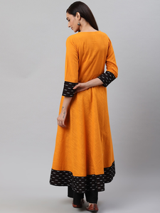 Kurta Anarkali de Algodón Sólido Color Mostaza para Mujer con Cuello Redondo y Mangas Tres Cuartos, Diseñada para Uso Casual Étnico Global - Product Image 4