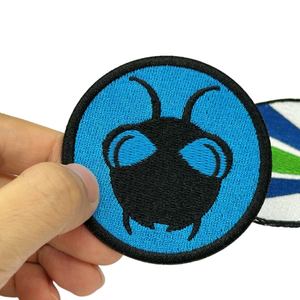 Parches con Logotipo Bordado en 3D Personalizados, Lentejuelas, Diseño de Letras en Inglés, Adhesivos Termoadhesivos para Ropa y Gorras - Product Image 3