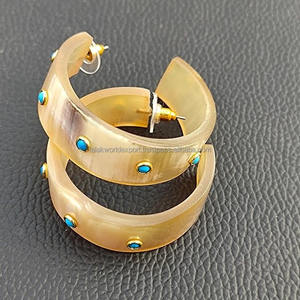 Boucles d'oreilles élégantes en corne de buffle naturelle faites à la main Bijoux Boho ethniques modernes écologiques pour femmes de Falak World Export - Product Image 4