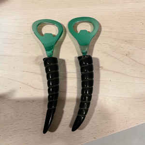 Abridor de botellas artesanal de cuerno de buey auténtico de la mejor calidad, herramienta de bar premium a precio económico. - Product Image 3