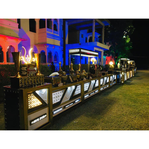 Mostrador moderno para catering con acabados lujosos como el acero inoxidable - Product Image 1