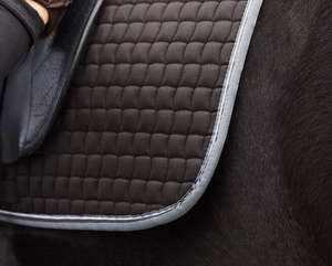 แผ่นรองอานม้าอเนกประสงค์คุณภาพสูง ผลิตตามสั่ง บุด้วยโฟมฝ้ายนุ่ม สำหรับขี่ม้าแบบเดรสสาจ อุปกรณ์ขี่ม้าคุณภาพเยี่ยม - Product Image 5