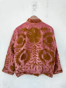 Blouson en velours bohème Suzani, broderie florale faite à la main, doublure en coton écologique, inspiration vintage, pièce maîtresse - Product Image 2