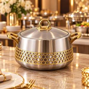 Plat de service isotherme moderne en acier inoxydable avec finition bois et poignée dorée pour maintien au chaud des aliments, idéal pour hôtels et restaurants - Product Image 4