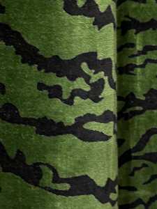 Cortinas de Terciopelo con Estampado de Tigre Verde Esmeralda, Cortinas Maximalistas con Estampado Animal, Decoración de Hogar con Estilo Jungle Glam - Product Image 5