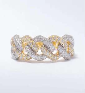 Bague en or blanc élégante de qualité supérieure avec diamant central étincelant de haute clarté, idéale pour une demande en mariage, disponible à la vente - Product Image 6