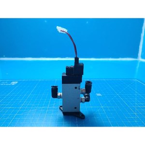 Válvula Solenoide SMC VJ7123Y-F de 5 Puertos, Usada, Piezas de Equipos Legacy Semiconductor - Product Image 3