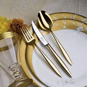 Juego de cubiertos de metal de diseño italiano, diseñado para cenas elegantes, fiestas exclusivas, celebraciones, reuniones y experiencias de regalo. - Product Image 3