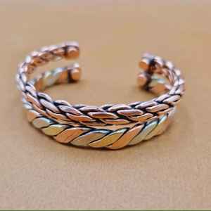 Superbe bracelet jonc magnétique religieux en cuivre massif, nouveau design, triple nœud torsadé, bijou tendance, cadeau idéal - Product Image 3