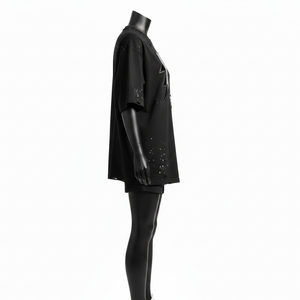 Ensemble t-shirt et short en coton lourd et polyester pour femme, style streetwear, avec patch brodé personnalisé, 100% coton. - Product Image 3