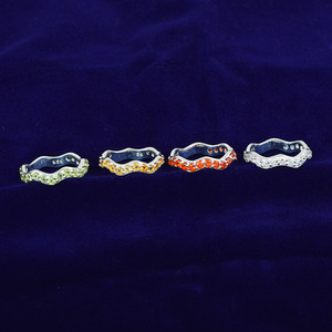 Anillo de Plata de Ley 925 con Diseño de Ondas y Piedras Preciosas Naturales de Cornalina, Peridoto, Citrino y Circonita Cúbica - Product Image 1