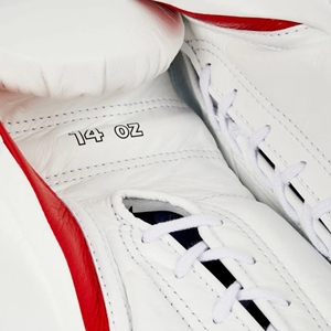 Guantes de Boxeo Personalizados Blancos y Rojos, Guantes de Entrenamiento de Kick Boxing Personalizables con Cordones y Correa de Gancho y Bucle, Cuero Genuino - Product Image 5