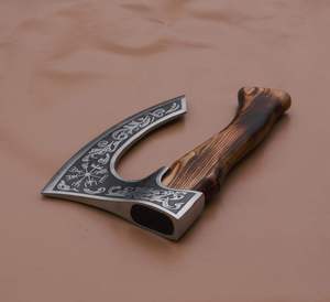 Hacha Vikinga de Acero al Carbono Hecha a Mano de Grado Industrial con Funda de Cuero y Madera, Garantía de 3 Años, Uso Diario, Venta al por Mayor - Product Image 5