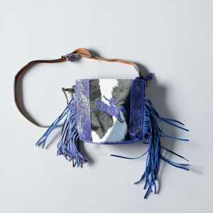 Bolso de hombro bohemio de cuero genuino con flecos de borlas y diseño de caballo con estampado animal para uso diario. - Product Image 2