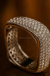 Bague de luxe unisexe en argent sterling plaqué rhodium avec pavé de moissanite en cluster, style hip-hop, pour lui et elle, idéale comme cadeau - Product Image 3