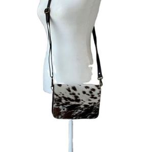 Bolso de piel de vaca, bandolera, cartera de mano, color marrón, piel de becerro con pelo, cuero con pelo - Product Image 3