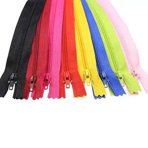 Fermeture éclair séparée à extrémités ouvertes de haute qualité, en plastique durable, disponible en plusieurs couleurs, pour vestes, manteaux et vêtements - Product Image 3