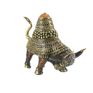Figura de Toro Furioso (Nandi) Grabada a Mano en Latón, Arte Tribal con Acabado Bronce, 8 Pulgadas, Decoración para el Hogar - Product Image 3