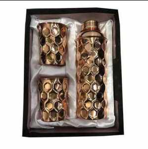 Botella de Cobre de Alta Calidad, Botella de Cobre Martillada con Diseño de Colmena, Martillada con Diseño de Diamante, Estándar Ayurvédico - Product Image 4