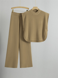 <b>Top</b> Quality Fashionable Trending Products New Arrivals Women Drop Shoulder Solid <b>Crop</b> <b>Top</b> & Track Shorts 2 Piece Short Set 2026 - Product Image 6