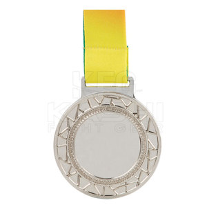 Medalla de Diseño Único y Personalizable con Cinta Amarilla Suave, Hecha de Acero de Alta Calidad, Grabado Impermeable para Eventos de Equipo - Product Image 3