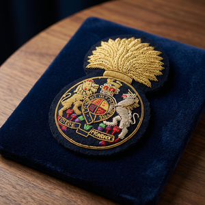 Écusson brodé sur mesure pour club, badge en tissu à coudre, design circulaire de luxe pour vêtement, broderie personnalisée - Product Image 2