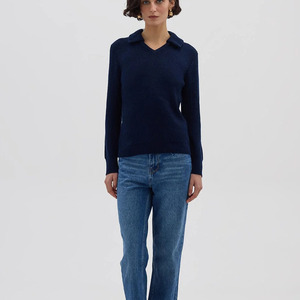 Pull en laine bleu marine pour femme avec col écharpe, sans manches, tricot côtelé, couleur unie, fermeture boutonnée minimaliste, vêtement d'automne - Product Image 1