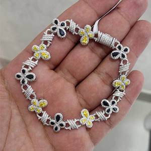 Bracelet en croix serti de diamants Dvars |   Moissanite taillée |   Bijoux Hip Hop en argent sterling 925 plaqué or |   Testeur de diamants - Certifié | - Product Image 1