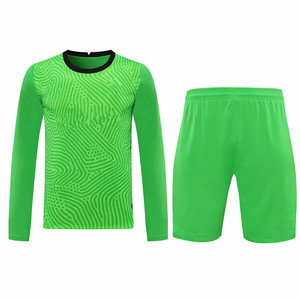 Ensemble haut imprimé à manches longues noir avec short assorti, unisexe, personnalisable, respirant, grande taille, kit sportif en polyester - Product Image 4