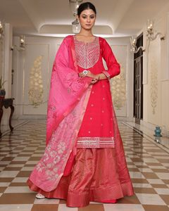 ชุดอานาร์กาลีสีชมพูสวยหรูสำหรับผู้หญิง แขนสามส่วน ผ้าฝ้ายผสมไหมเครป ตัดเย็บแบบกึ่งสำเร็จรูป ยืดหยุ่น แห้งเร็ว เหมาะสำหรับงานปาร์ตี้และงานแต่งงาน - Product Image 5